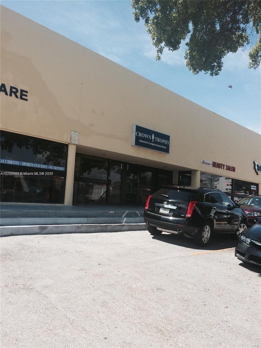 Great Location !!!!Motivated Landlord!!! Lots of parking!!! Vacant!!!!!!900 sq ft on 123rd !!!Sans Souci is located minutes from Bal Harbour and Bay Harbor Islands !!!Minutes from Biscayne Blvd!!!
Includes Real Estate taxes and water !!!