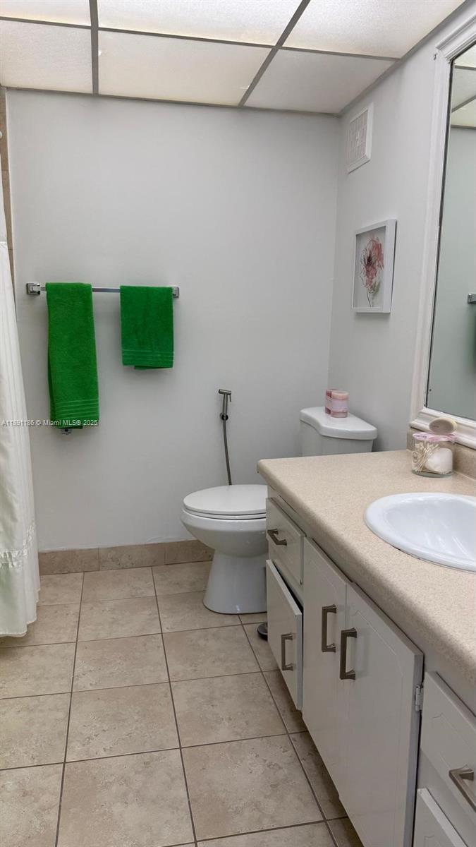 BUILDING ONE OF RACQUET C - Residential Lease