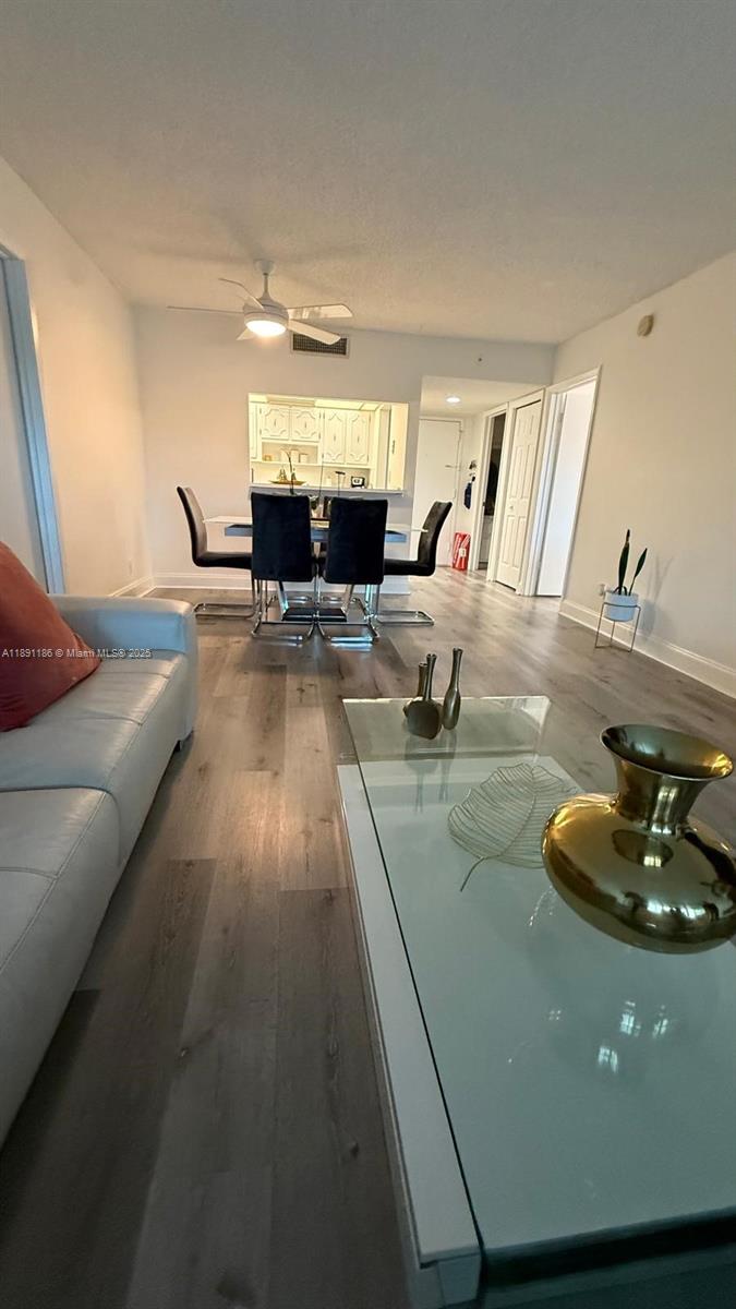 BUILDING ONE OF RACQUET C - Residential Lease