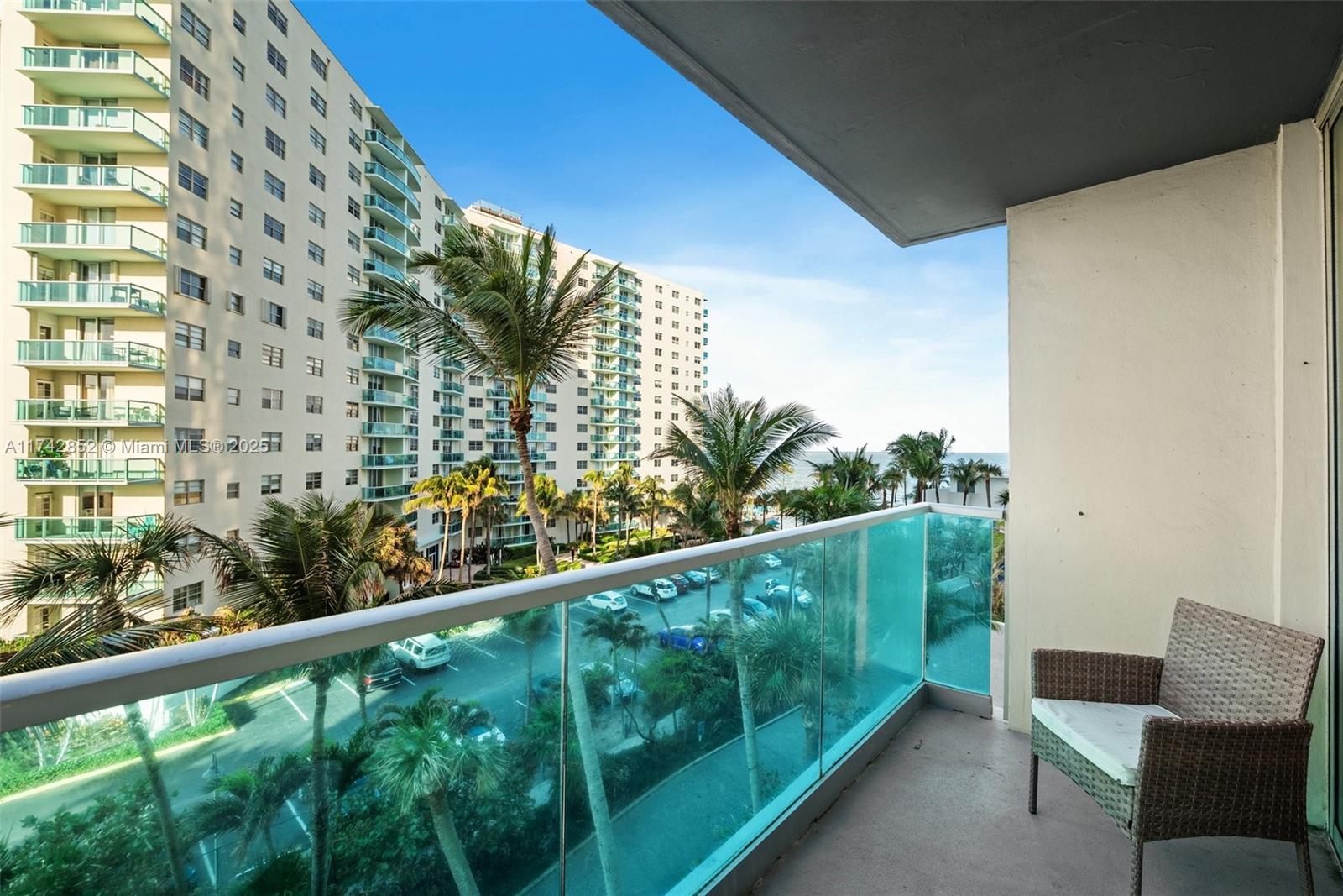 SIAN OCEAN RESIDENCES CON - Residential