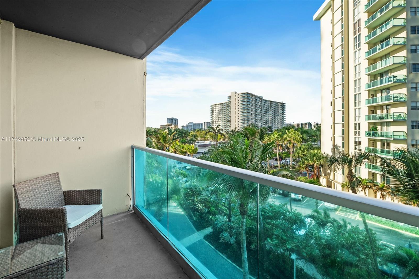 SIAN OCEAN RESIDENCES CON - Residential