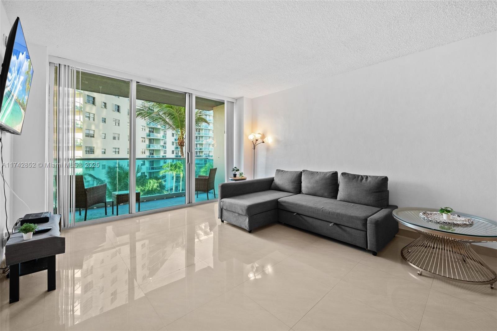 SIAN OCEAN RESIDENCES CON - Residential