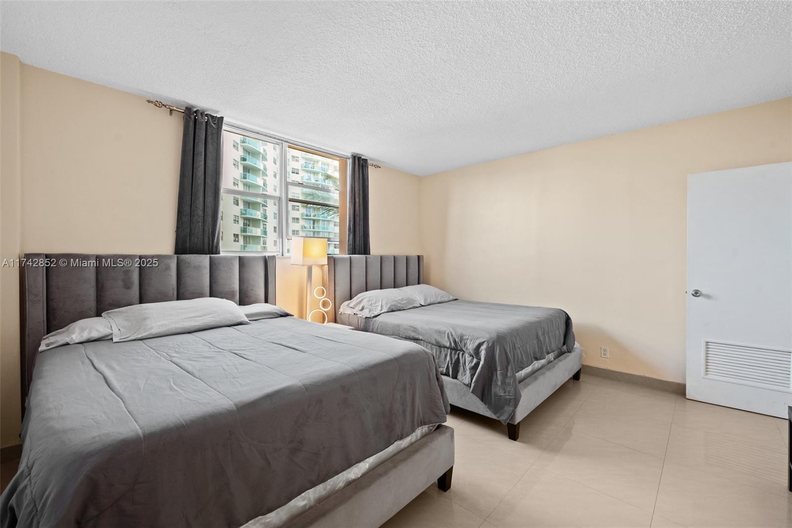 SIAN OCEAN RESIDENCES CON - Residential