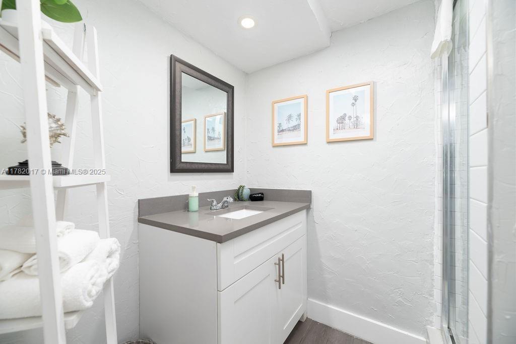 RIVERSIDE ADD AMEN PLAT - Residential Lease