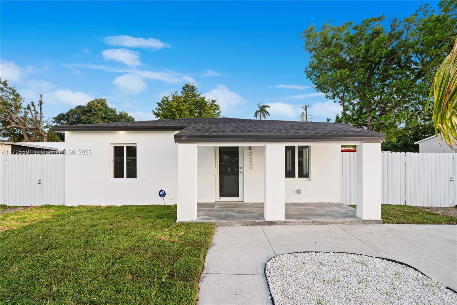 2530 Nw 155 St, Miami Gardens, Broward County, Florida - 4 Bedrooms  
2 Bathrooms - 