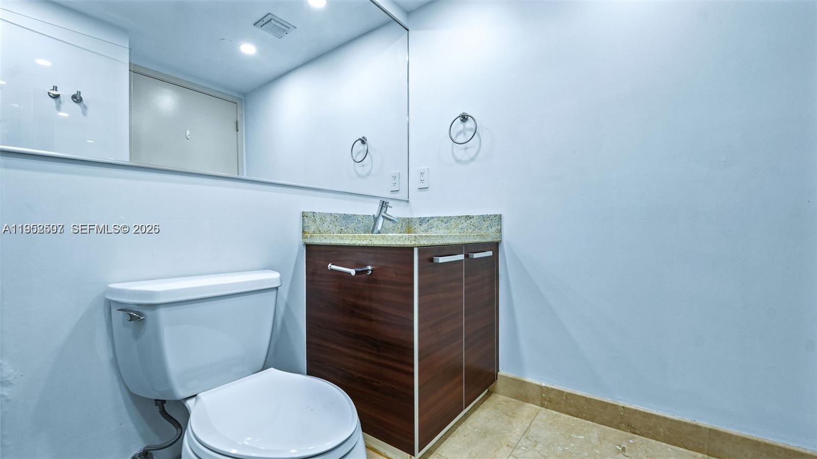 LATITUDE ON THE RIVER CON - Residential