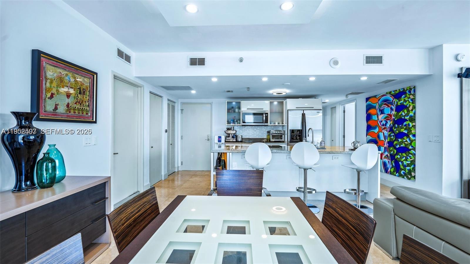 LATITUDE ON THE RIVER CON - Residential