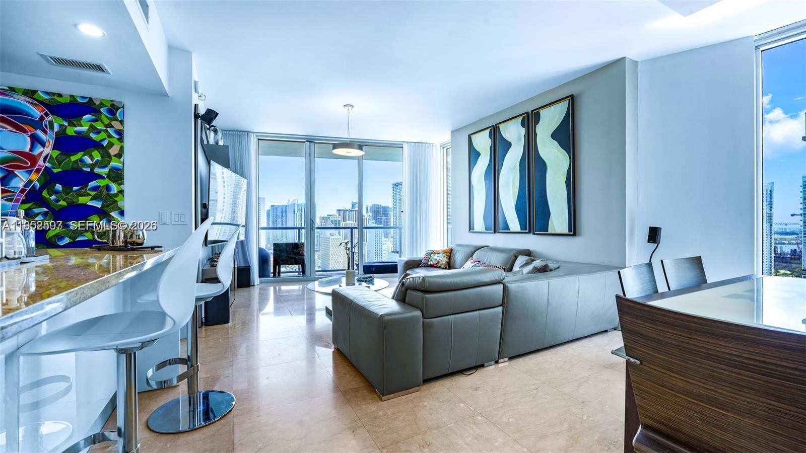 LATITUDE ON THE RIVER CON - Residential