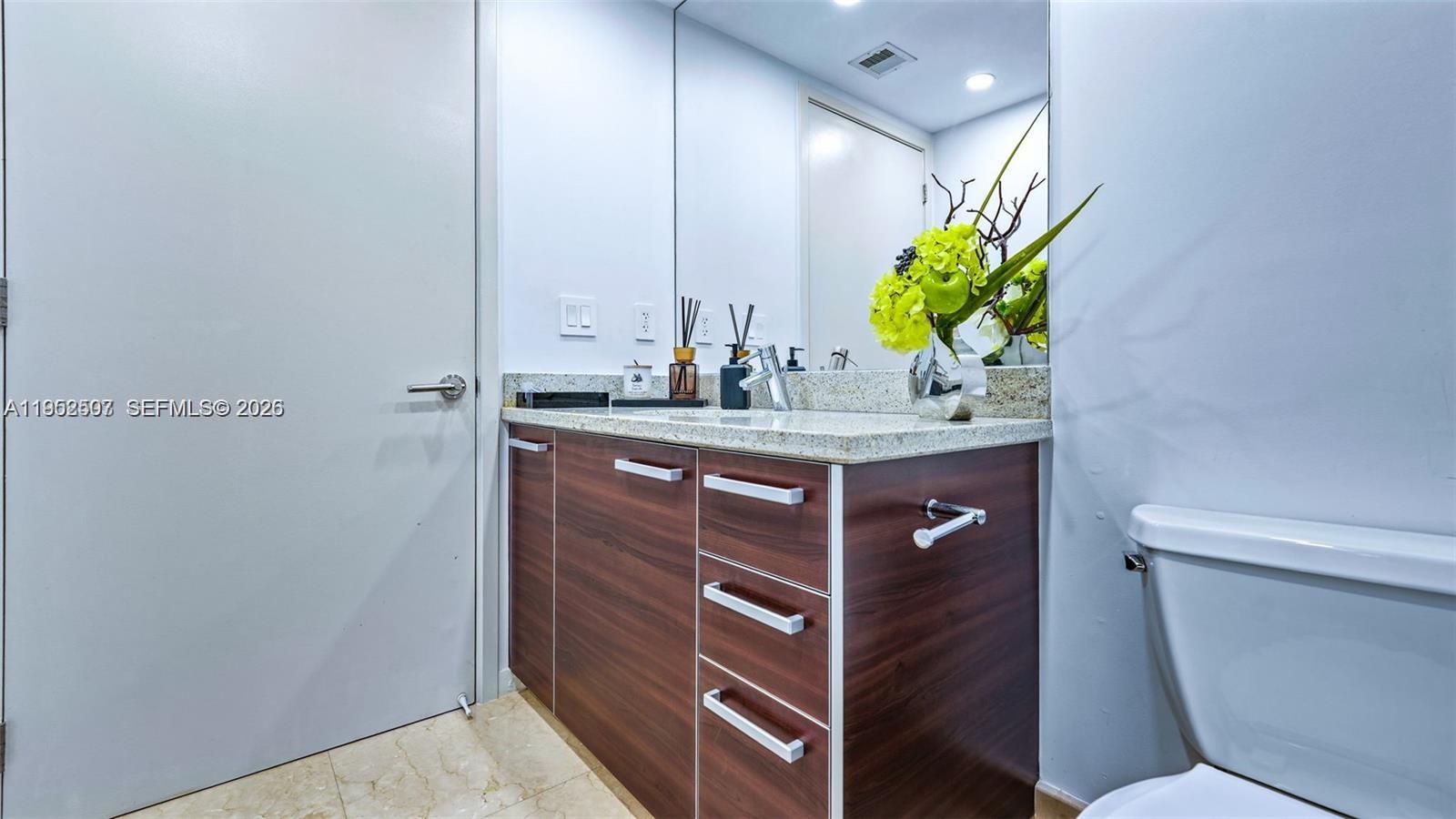 LATITUDE ON THE RIVER CON - Residential