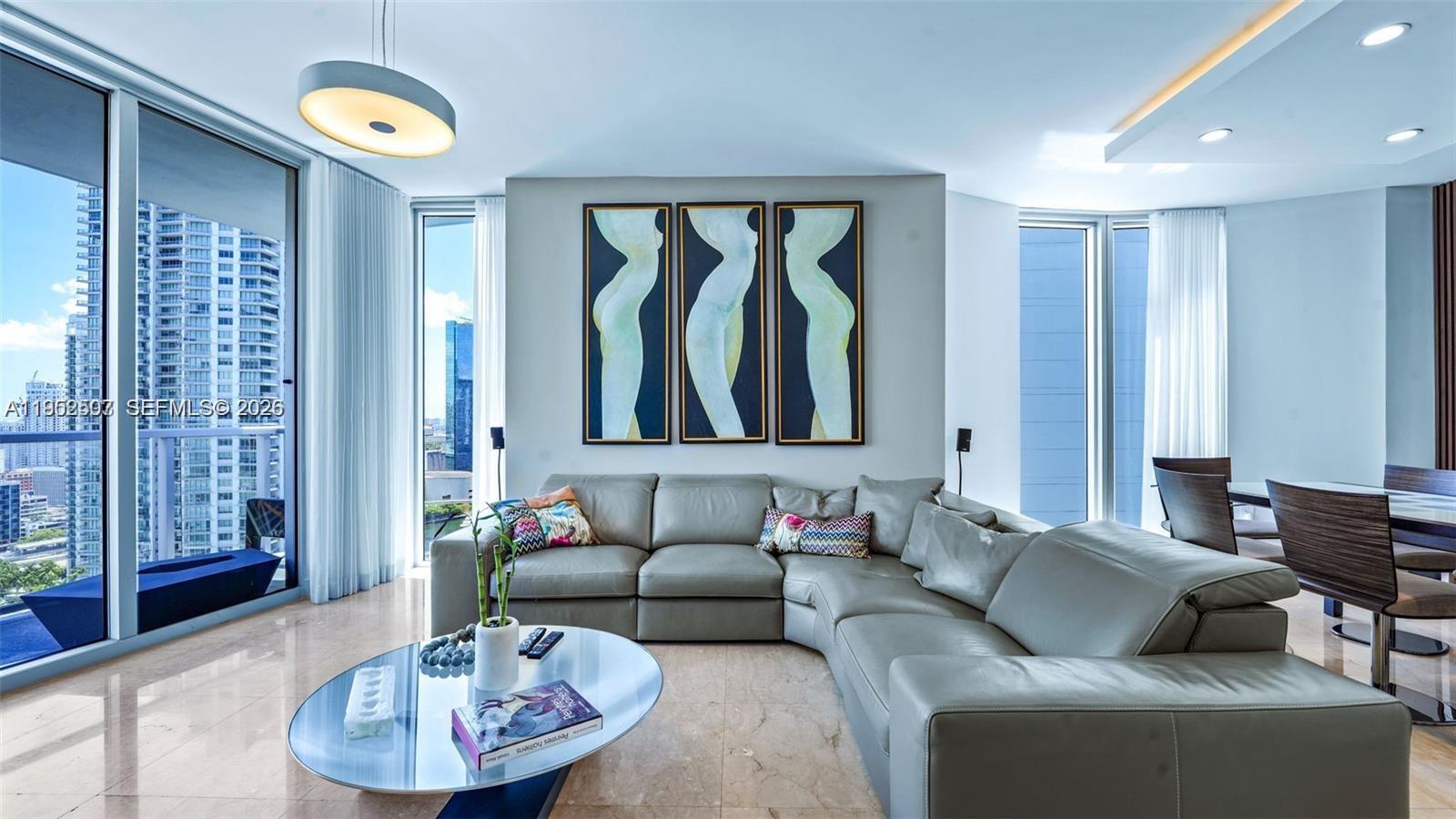 LATITUDE ON THE RIVER CON - Residential