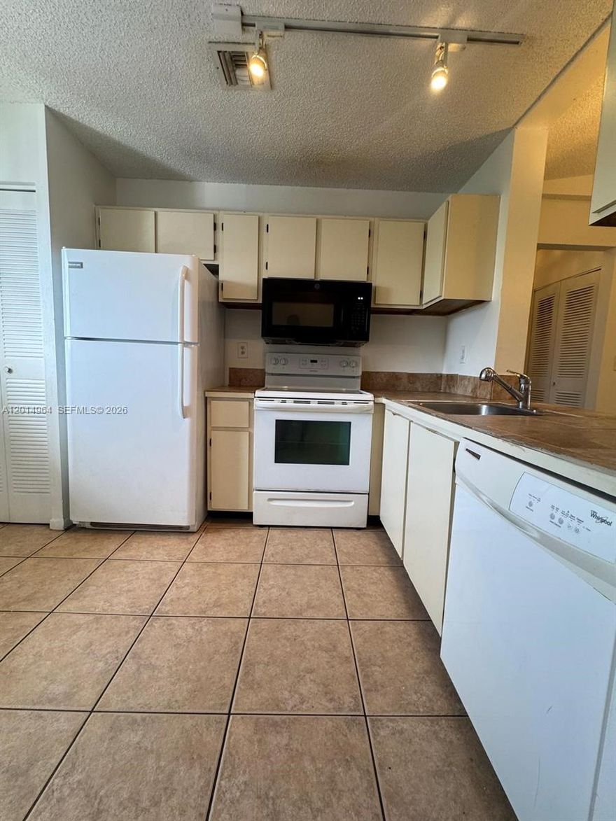 NICE, SPACIOUS 2 BEDROOM, 2 BATH CONDO ON 2ND FLOOR, WITH POOL VIEW FROM SCREENED BALCONY, WASHER/DRYER IN UNIT & LARGE KITCHEN WITH NEWER APPLIANCES, TILE FLOORS IN LIVING AREA, CARPET IN BEDROOMS. CLOSE TO ALL PUBLIC TRANSPORTATION, SHOPPING MALLS, AND DINING. ONE PET ALLOWED, MAXIMUM 25LBS - $250 PET FEE APPLIES. ASSOCIATION TAKES UP TO 30 DAYS FOR APPROVAL. FIRST AND LAST MONTH RENT PLUS ONE MONTH OF SECURITY DEPOSIT REQUIRED TO MOVE IN. TENANT RESPONSIBLE FOR ALL UTILITIES, INCLUDING WATER/SEWER/TRASH.
