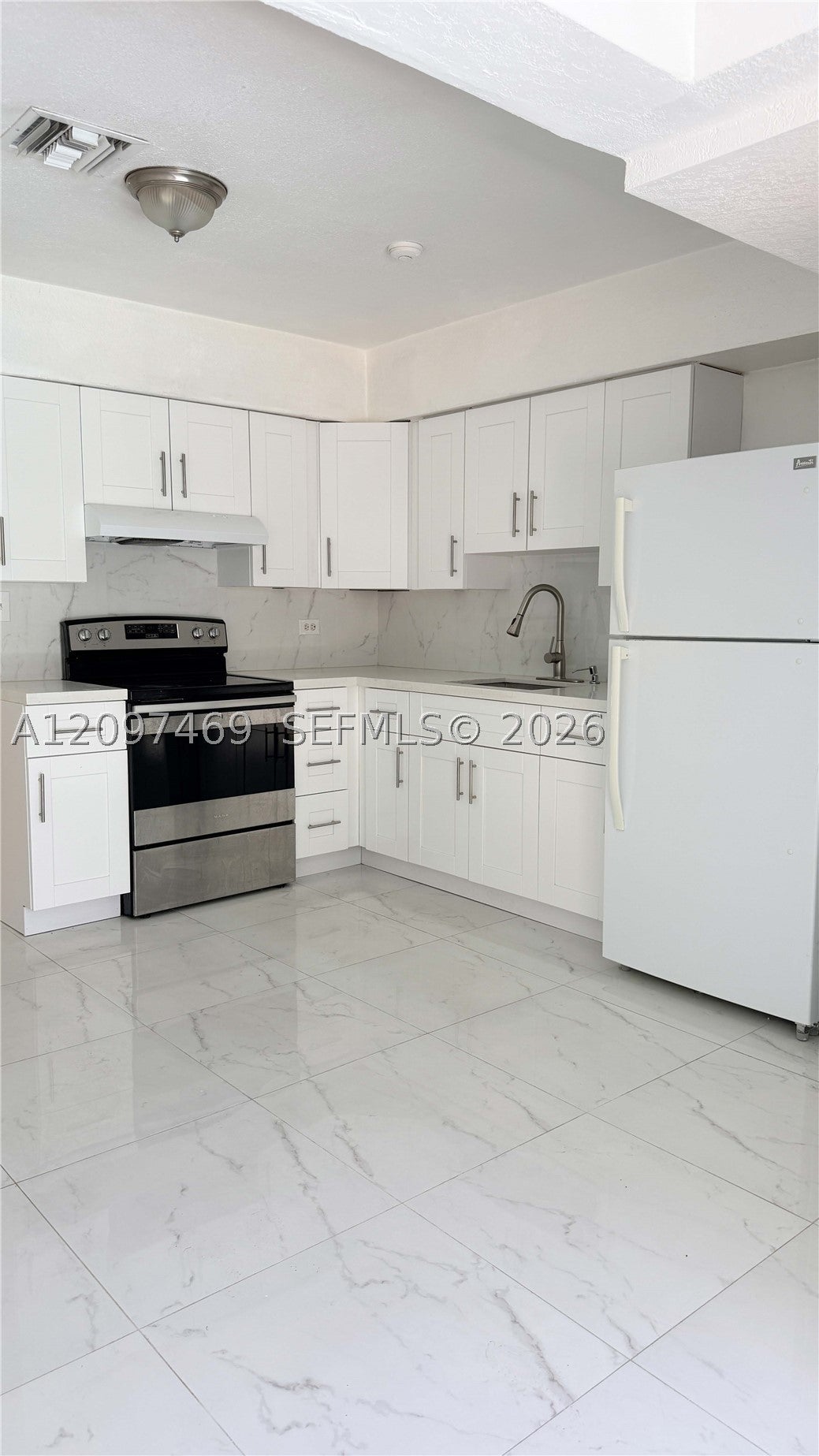 View photos, virtual tours, details... 1009 NE 2nd St