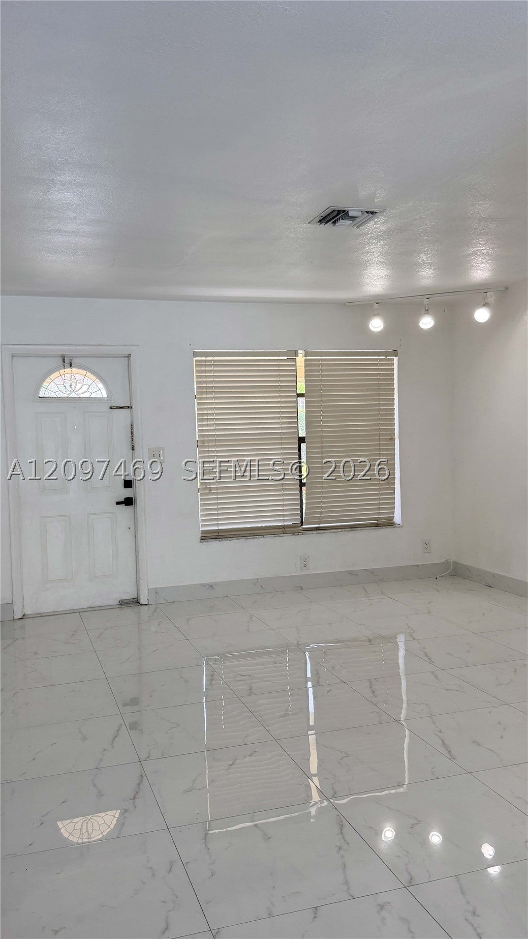 View photos, virtual tours, details... 1009 NE 2nd St