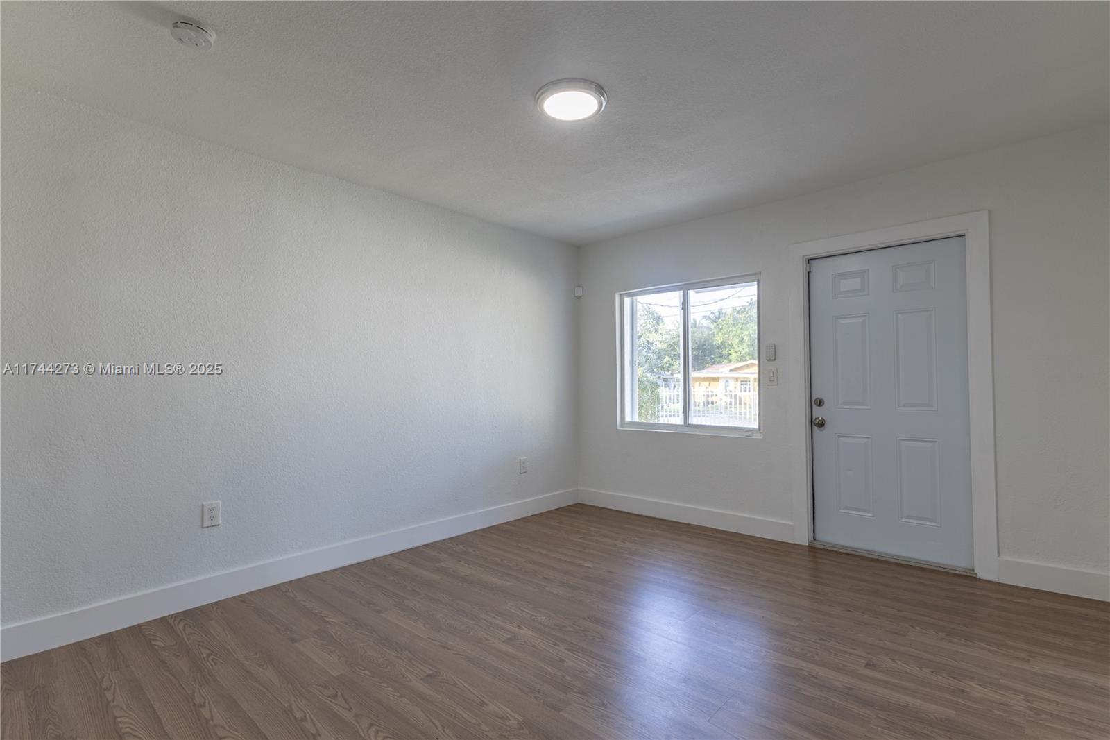 866 NW 108th St