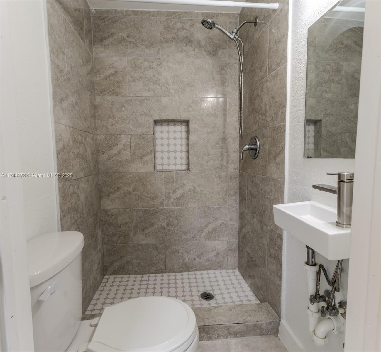 PINEWOOD PARK EXTENSION - Residential