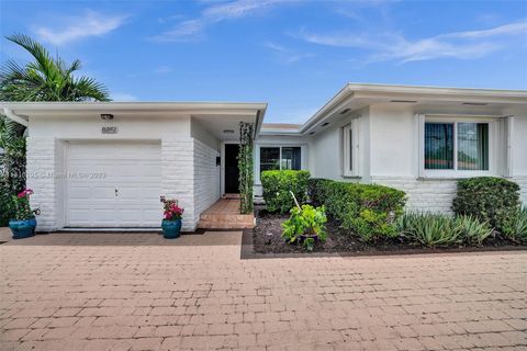 Single Family Residence in Surfside FL 8851 Byron Ave Ave.jpg