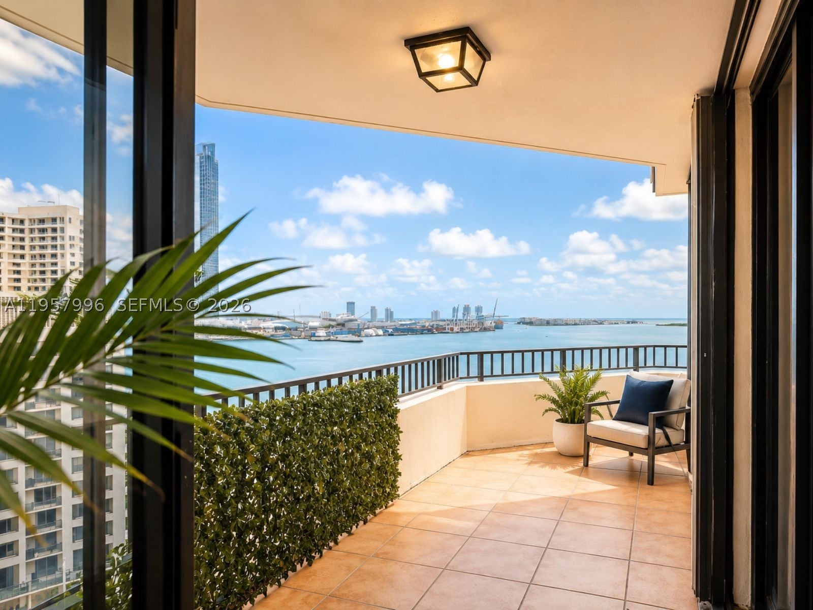 520 Brickell Key Dr A1904