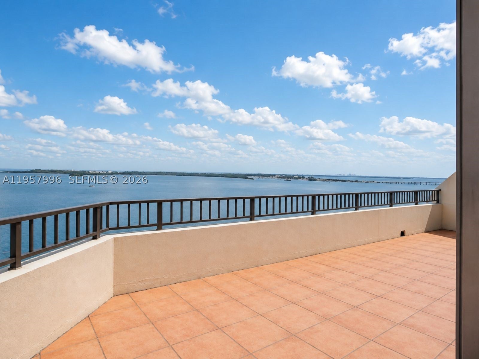 520 Brickell Key Dr A1904