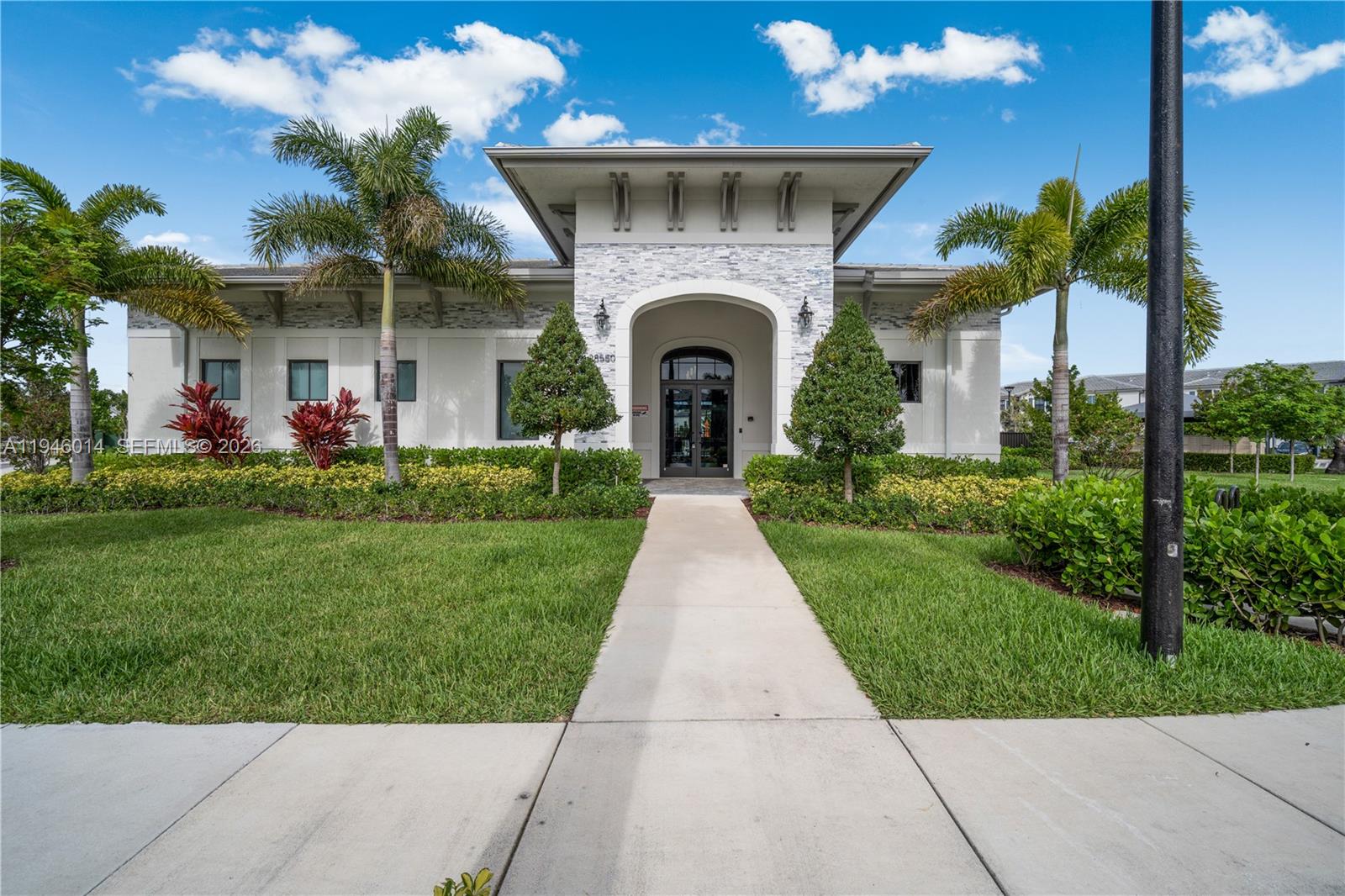 PINE ISLE - Residential