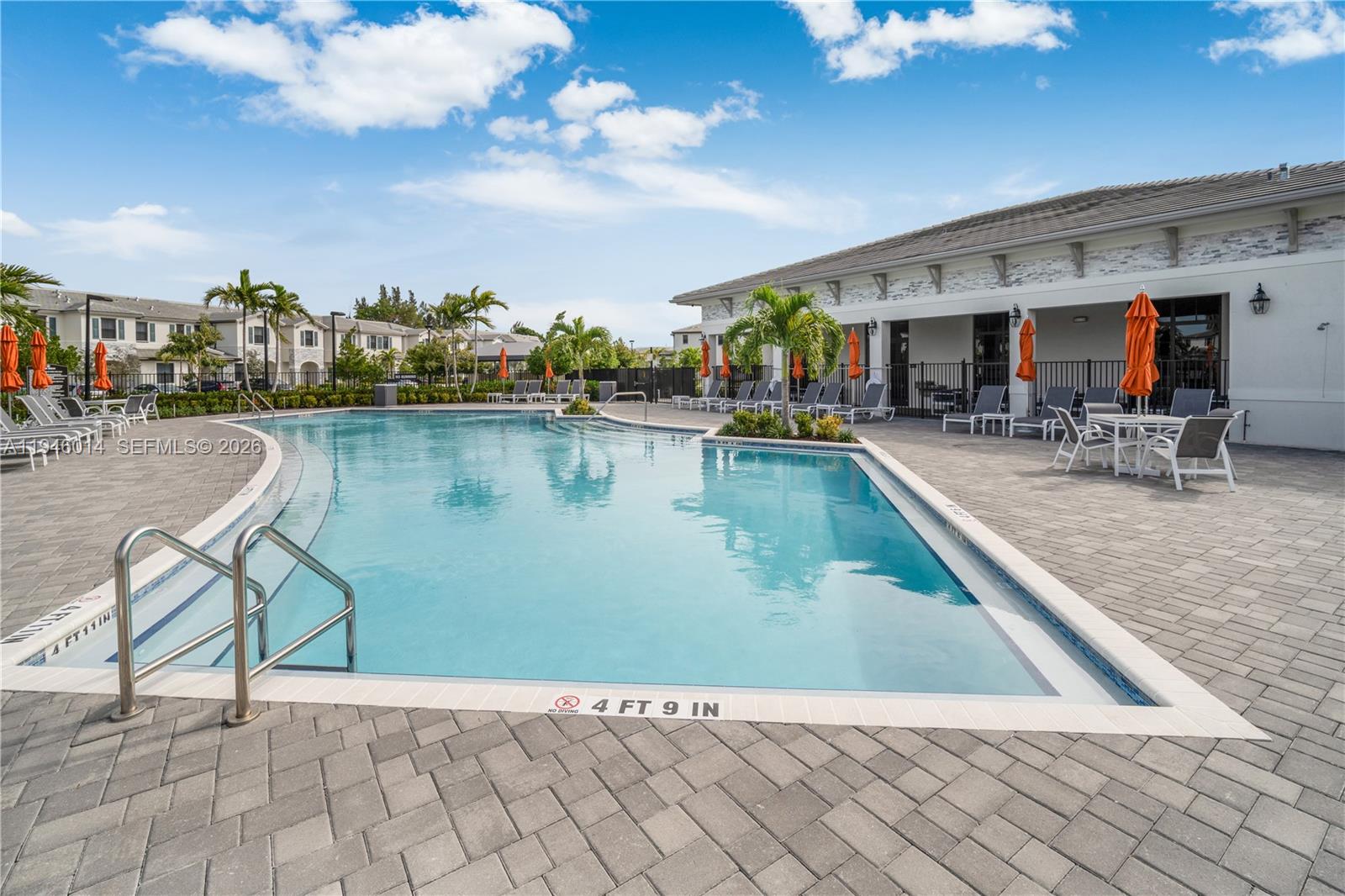 PINE ISLE - Residential