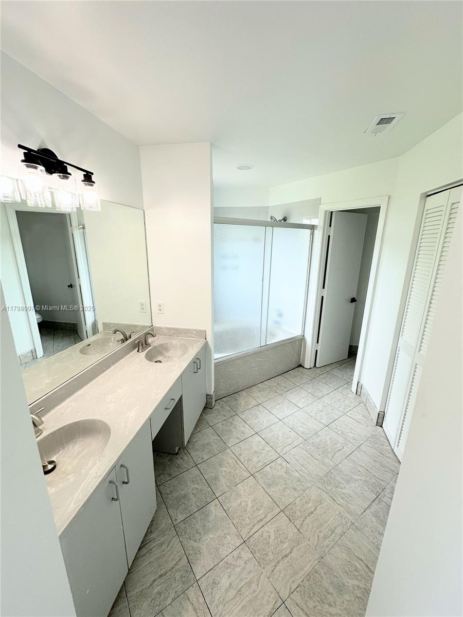 PALM ISLAND PLAT - Residential Lease