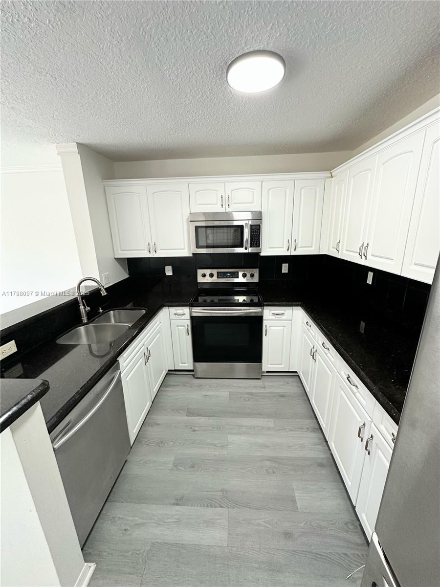 PALM ISLAND PLAT - Residential Lease
