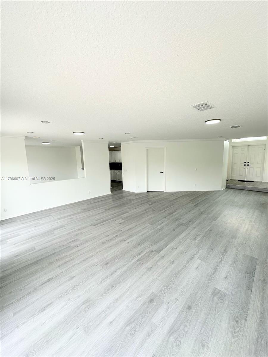 1845 Vista Way 1845