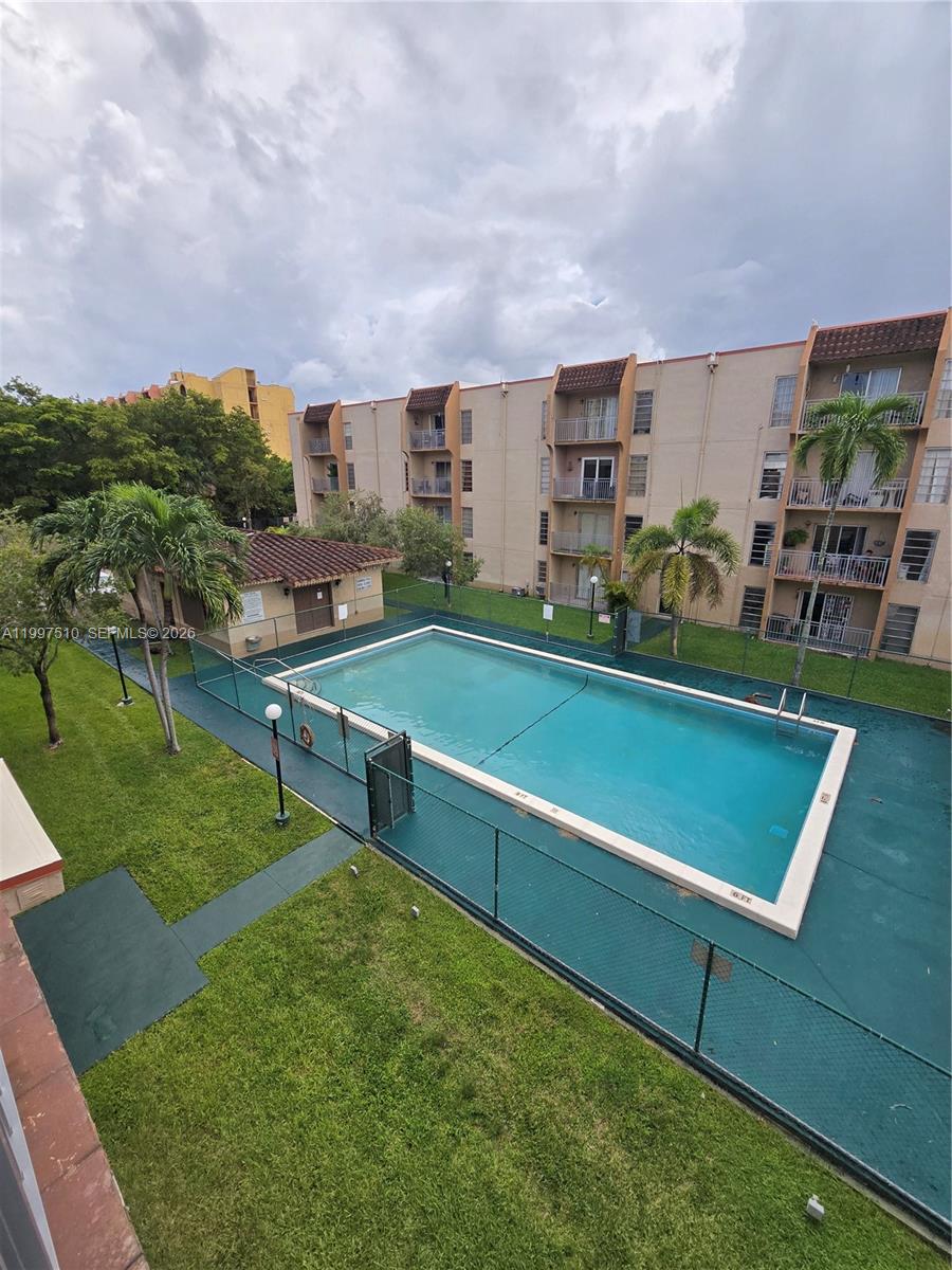 SUNSET VILLAS PHASE II CO - Residential Lease