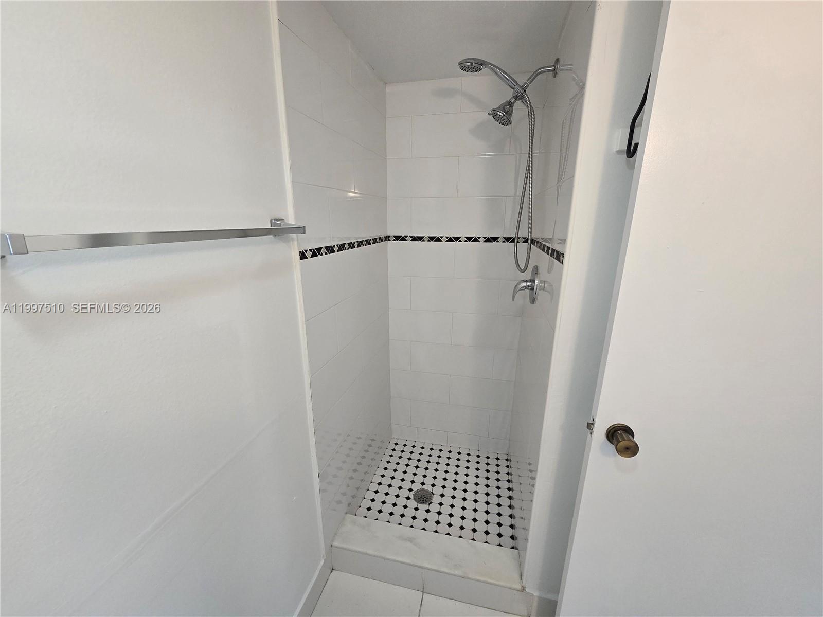 SUNSET VILLAS PHASE II CO - Residential Lease