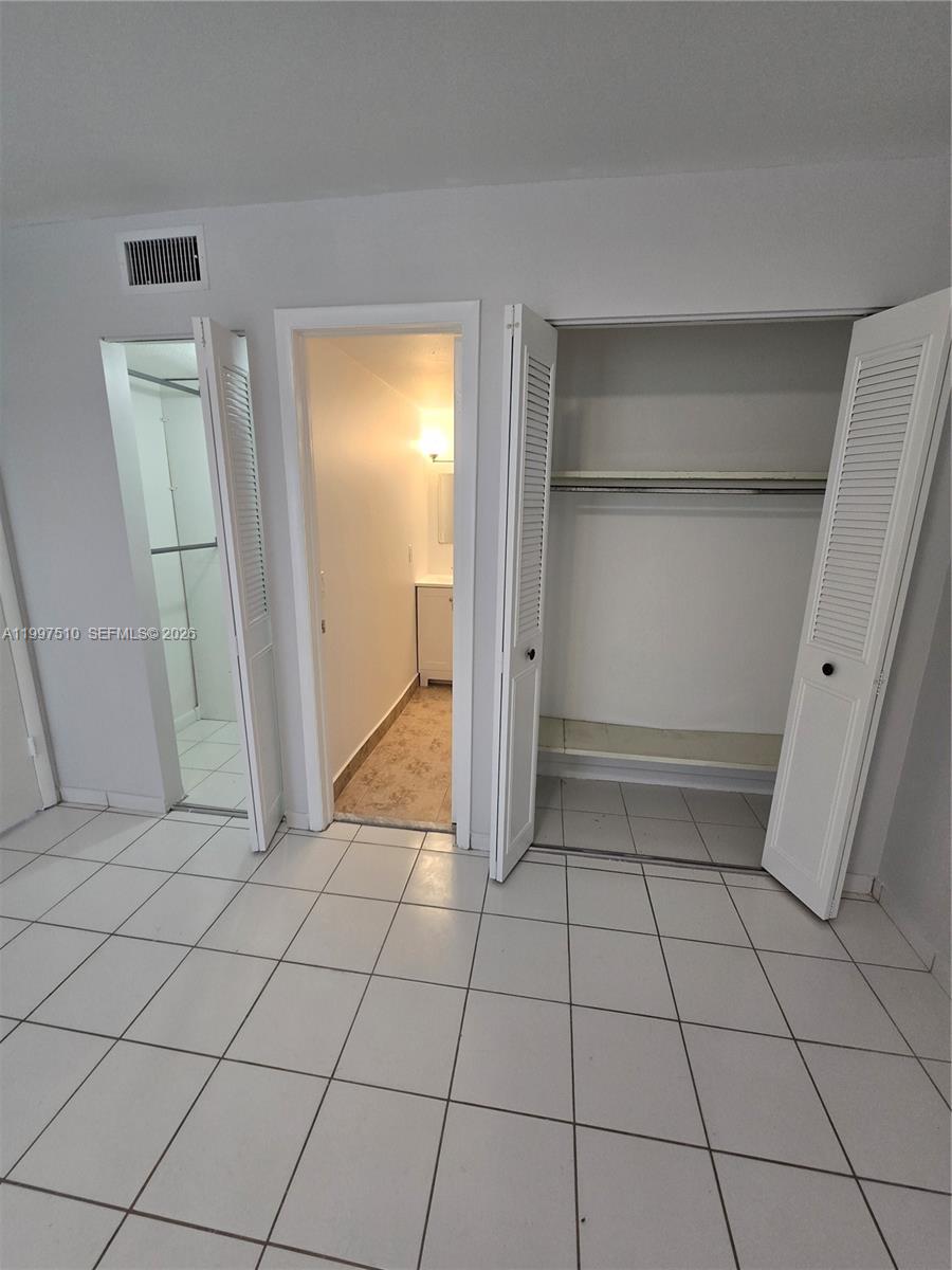 SUNSET VILLAS PHASE II CO - Residential Lease