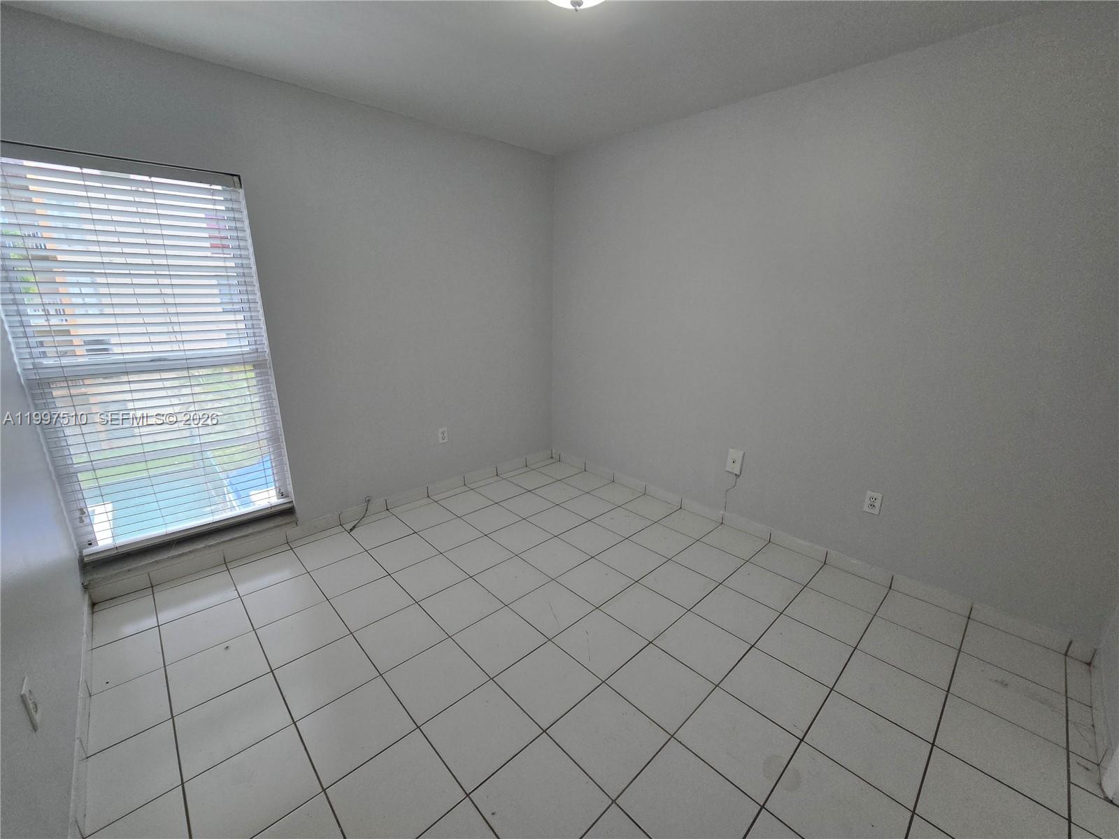 SUNSET VILLAS PHASE II CO - Residential Lease