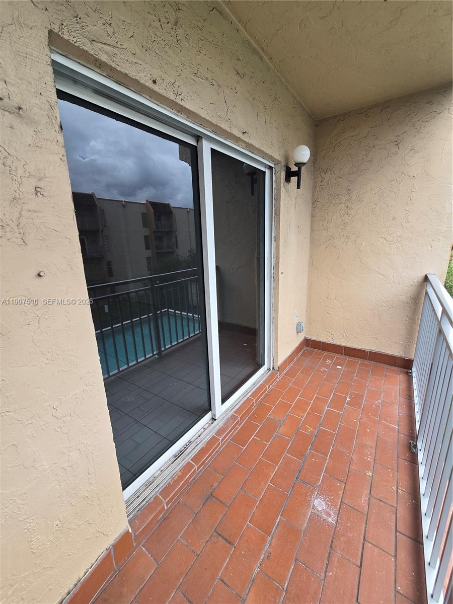 SUNSET VILLAS PHASE II CO - Residential Lease