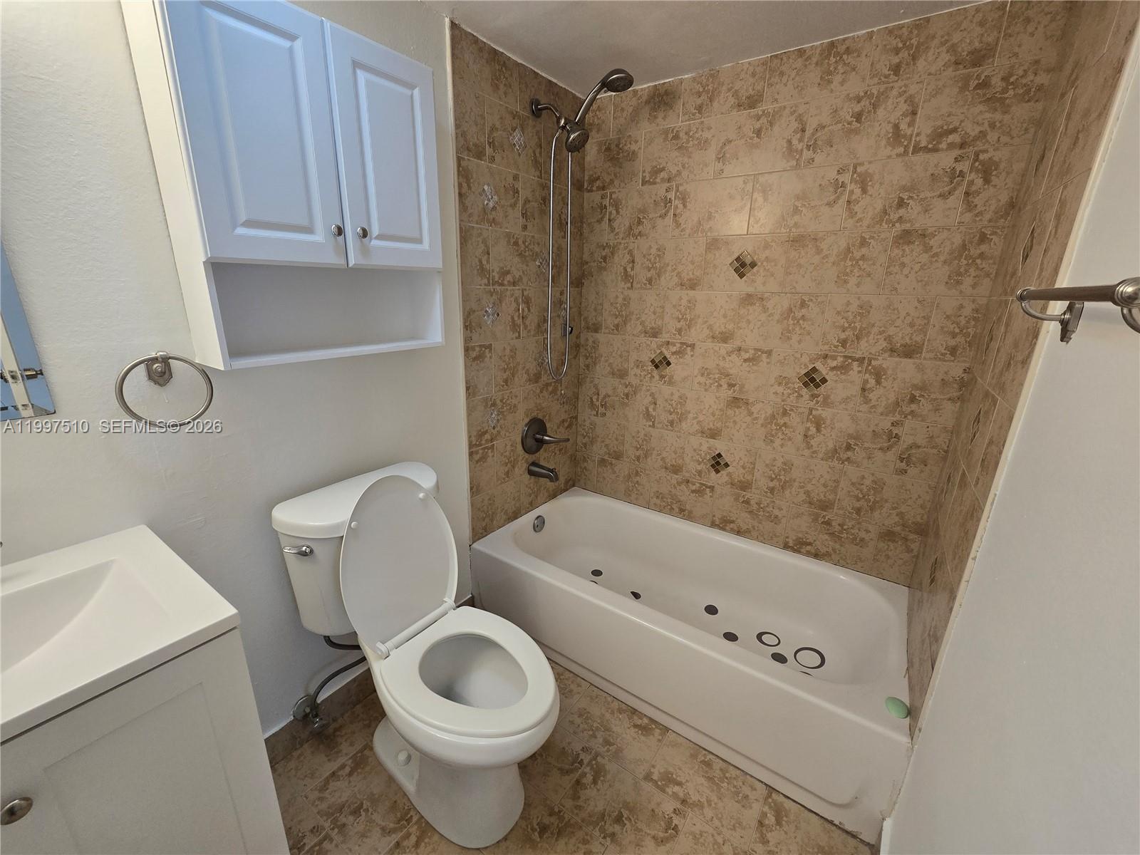 SUNSET VILLAS PHASE II CO - Residential Lease