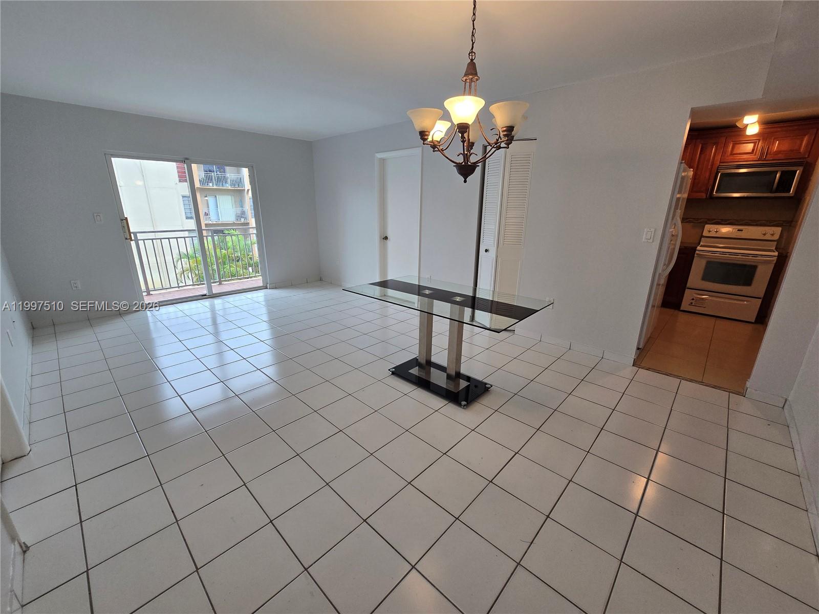 SUNSET VILLAS PHASE II CO - Residential Lease