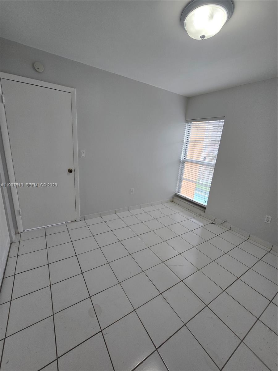 SUNSET VILLAS PHASE II CO - Residential Lease