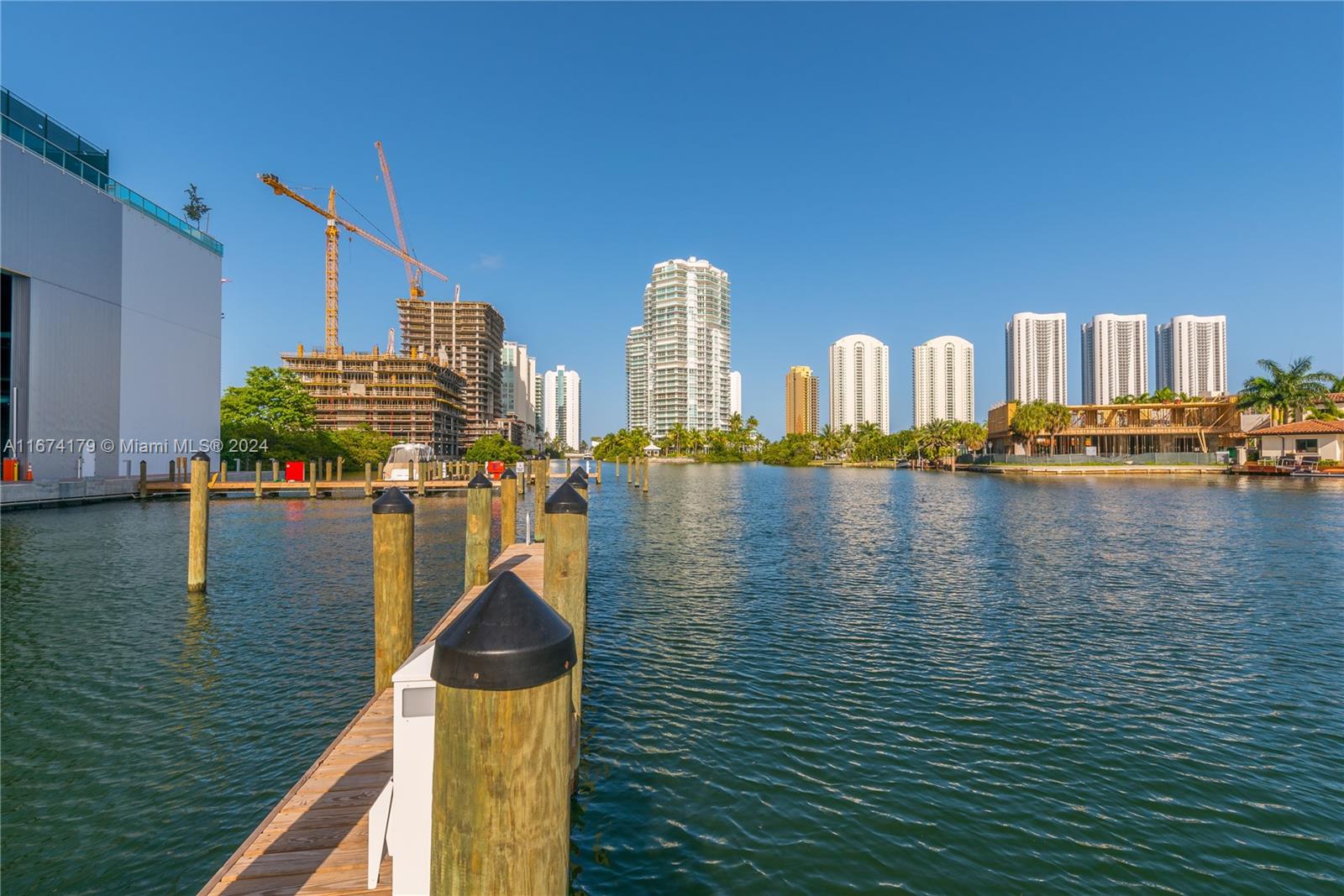 50FT WETSLIP THAT FITS A 60FT BOAT AT PRESTIGIOUS 400 SUNNY ISLES. ACCESS STRAIGHT TO THE OCEAN. NO FIXED BRIDGES.
