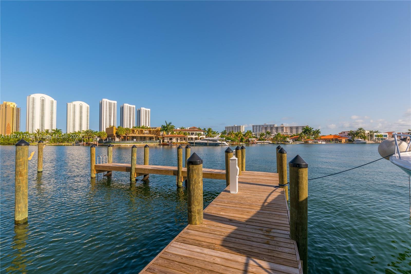 400 Sunny Isles Blvd