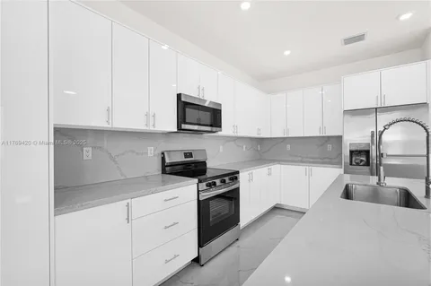 MLS: A11769420