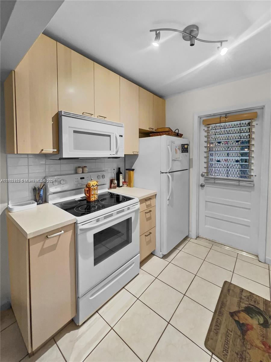 STAR PARADISE CONDO - Residential