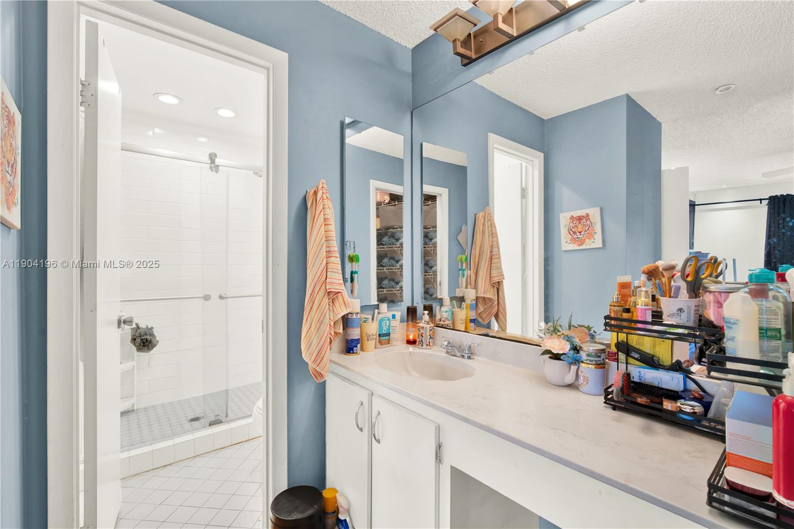 DORAL PK CO CLUB VILLAS C - Residential