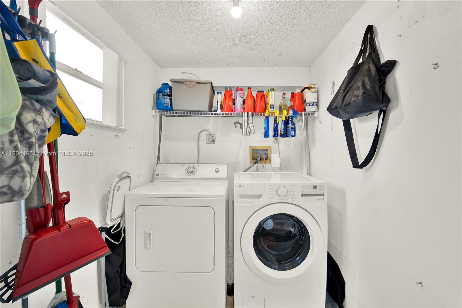 DORAL PK CO CLUB VILLAS C - Residential