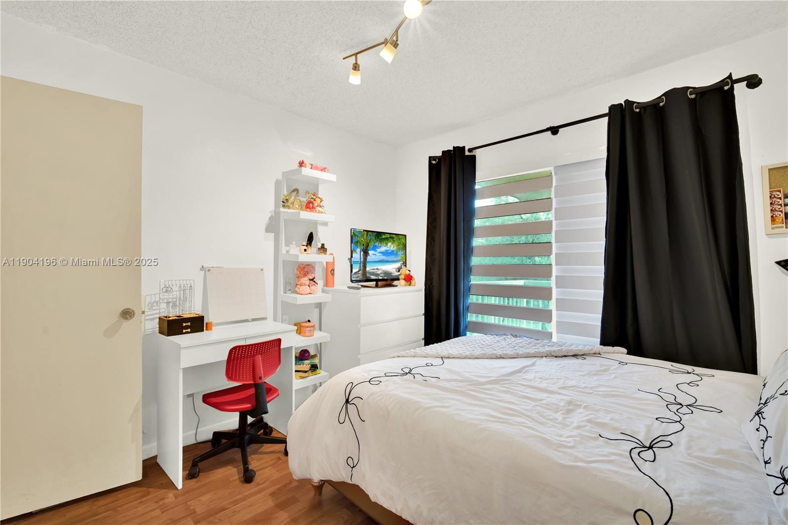 DORAL PK CO CLUB VILLAS C - Residential