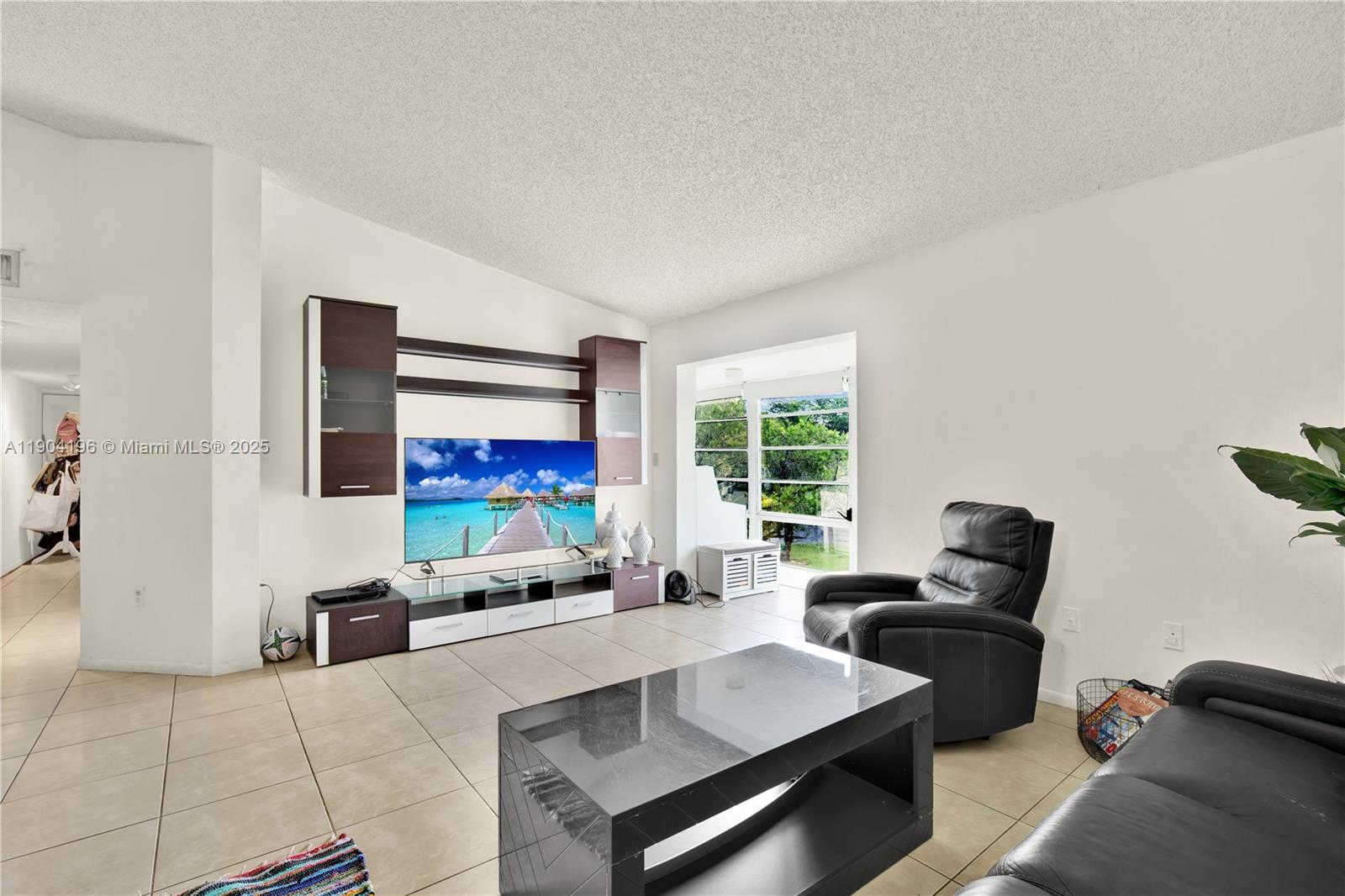 DORAL PK CO CLUB VILLAS C - Residential