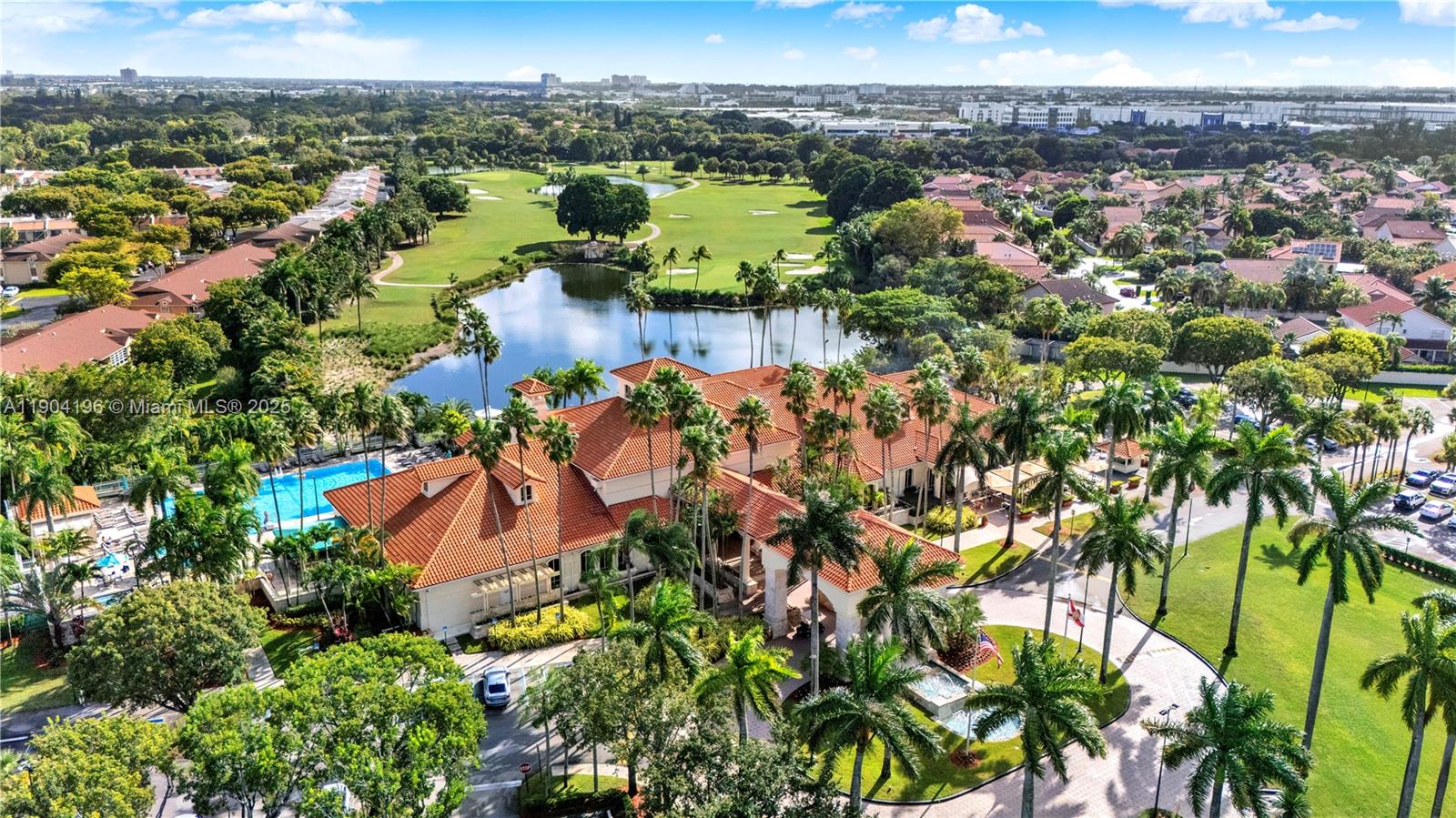 DORAL PK CO CLUB VILLAS C - Residential