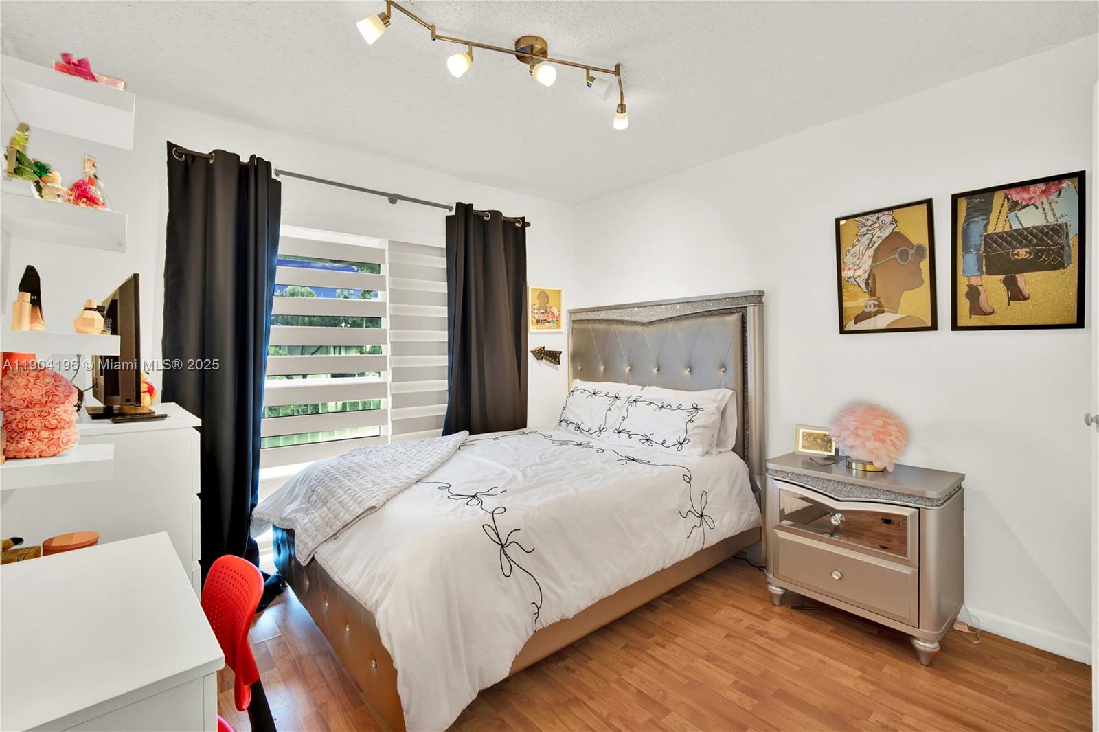 DORAL PK CO CLUB VILLAS C - Residential