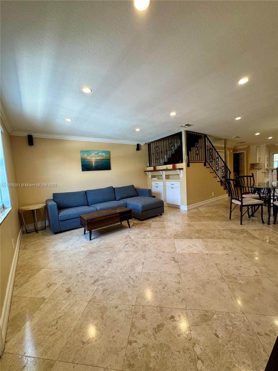 2200 Monroe St 33, Hollywood, Broward County, Florida - 2 Bedrooms  
3 Bathrooms - 