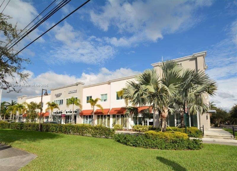 Exceptional office condo/retail space for sale on high-traffic Palm Avenue, offering maximum business exposure with 65,000 cars passing daily. This loft-style space features an open layout with polished concrete floors, a private bathroom, and an elevator for convenience, making it ideal for medical offices, law firms, CPA firms, real estate companies, and more. Currently leased, providing immediate rental income for investors. Located in a busy plaza with a high traffic, ensuring a steady flow of potential clients. Don’t miss this turnkey investment in a prime Miramar location!