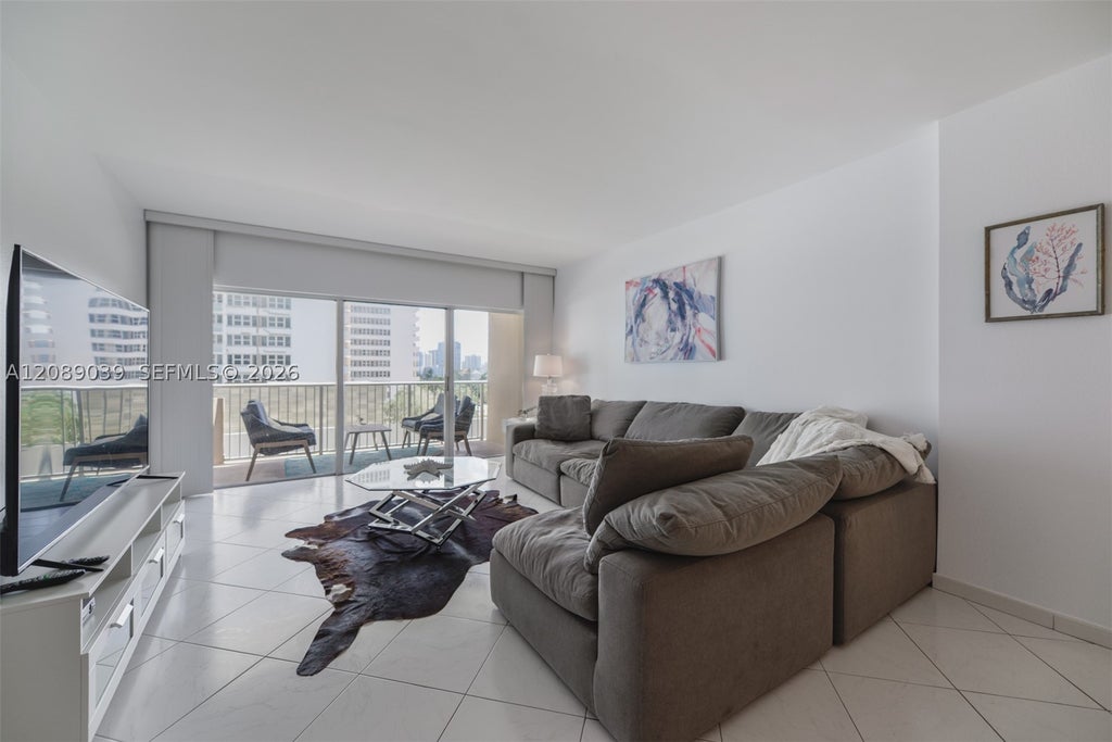 Photo of 1980 S Ocean Dr #5G, Hallandale Beach, FL 33009 (MLS # A12089039)