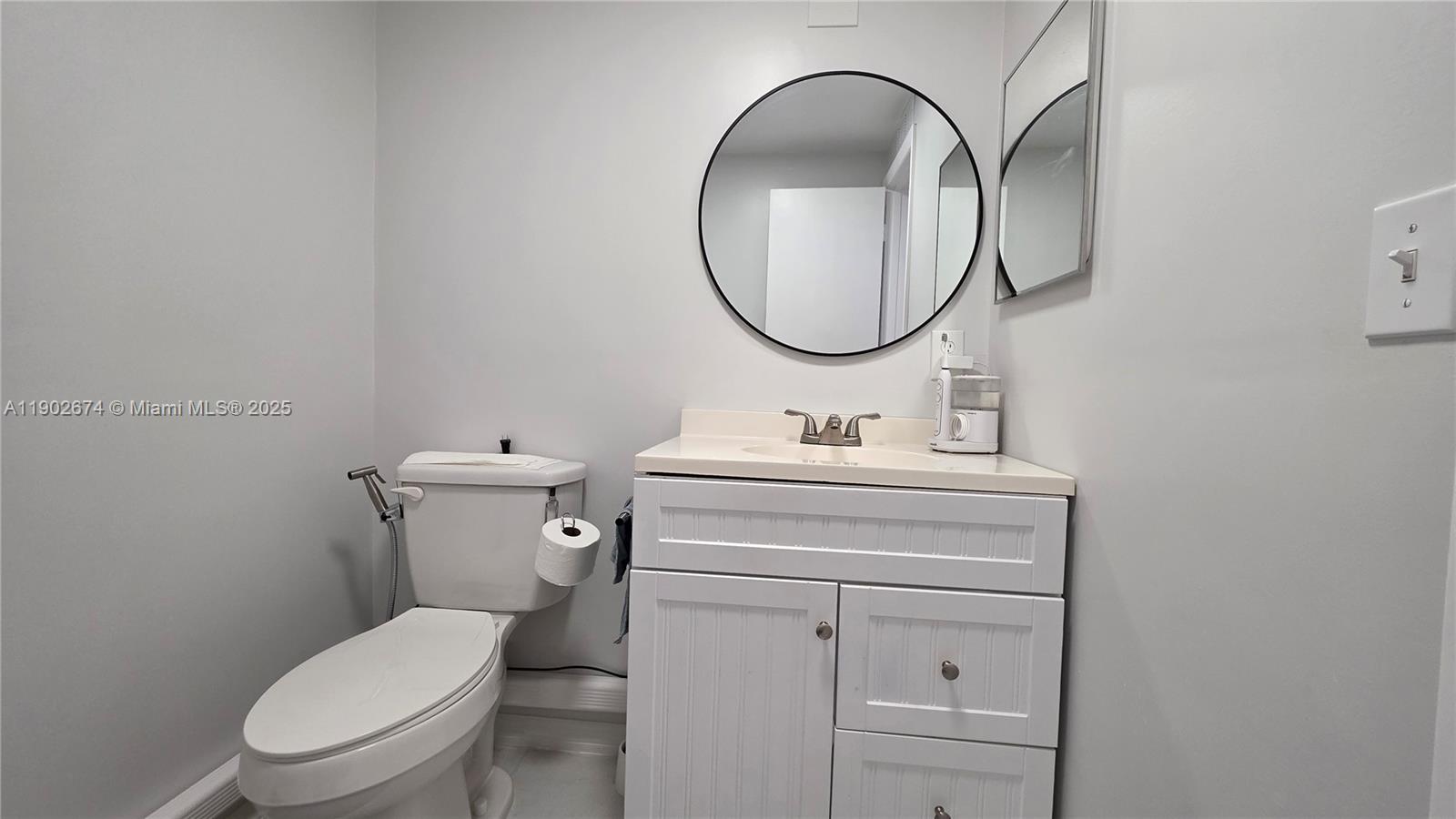 LAKES OF INVERRARY - Residential