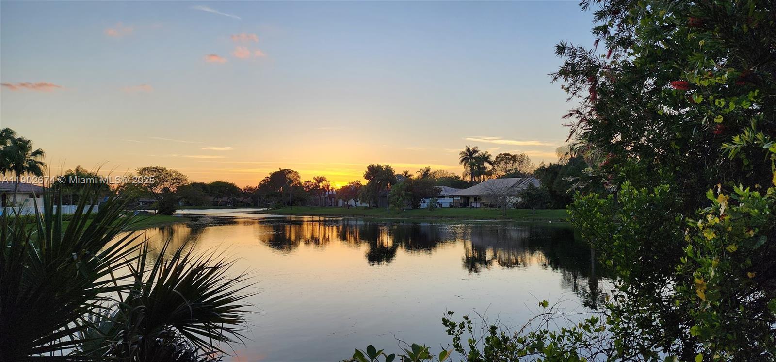 LAKES OF INVERRARY - Residential